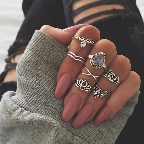 ❄️Just in! 7 Piece Boho Ring Set❄️ - Picture 2 of 8